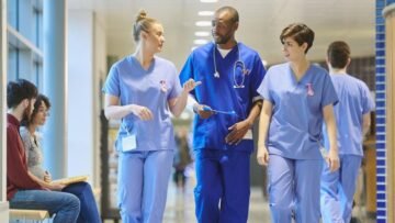 How to Select the Right Medical Uniforms for Nurses?